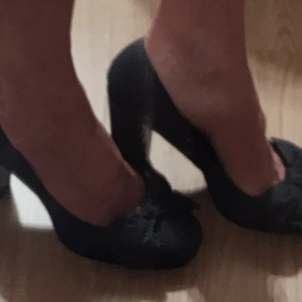 Ann Marino Polka Dot Heels Blk/Wht. Size 7 - Picture 3 of 5